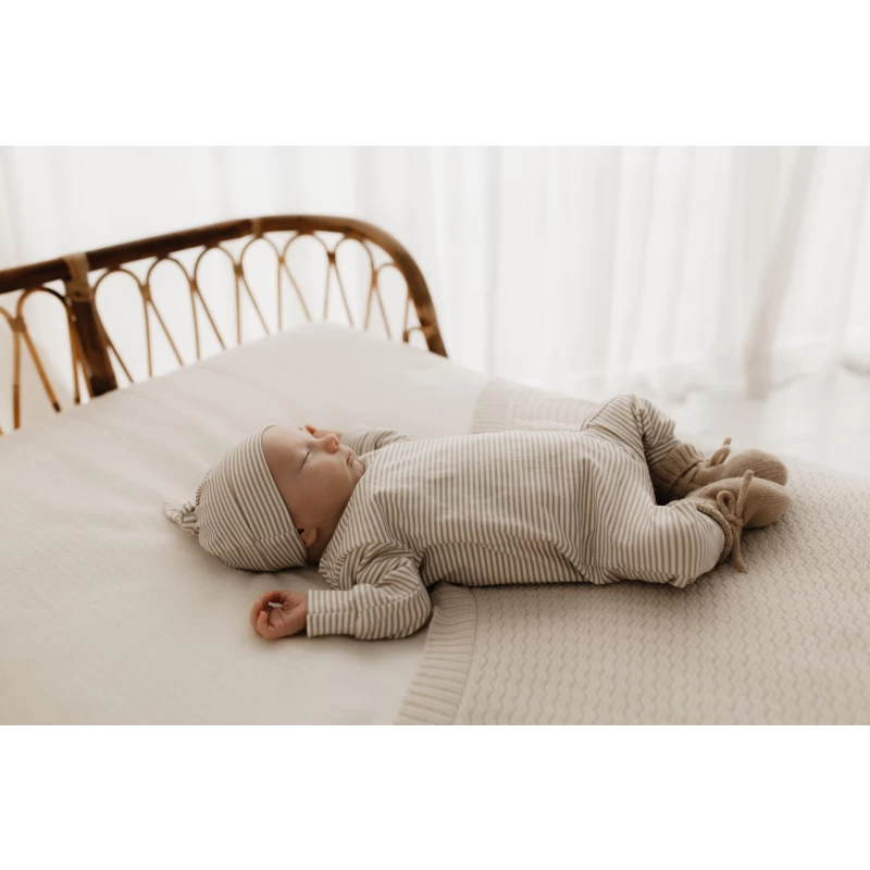 Hello little you - Boxpakje stripes sand, mutsje stripes sand, slofjes merino wol zand 2