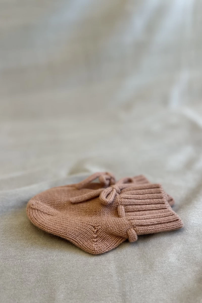 Slofjes peach - Hello little you - merino wol