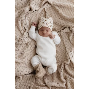 Hello little you - boxpakje rib ecru, chunky knit slofjes zand, mutsje bloemetjes