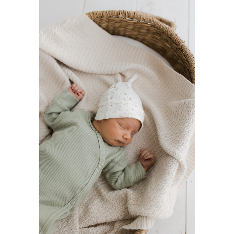 Hello little you - boxpakje smalle rib dusty green, slofjes zand, mutsje fleur