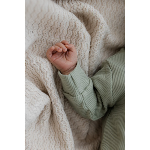 Hello little you - boxpakje rib dusty green, mutsje fleur, slofjes merino wol zand