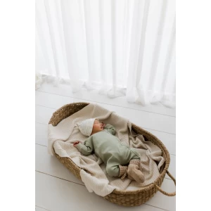 Hello little you - boxpakje rib dusty green, mutsje fleur, slofjes merino wol zand