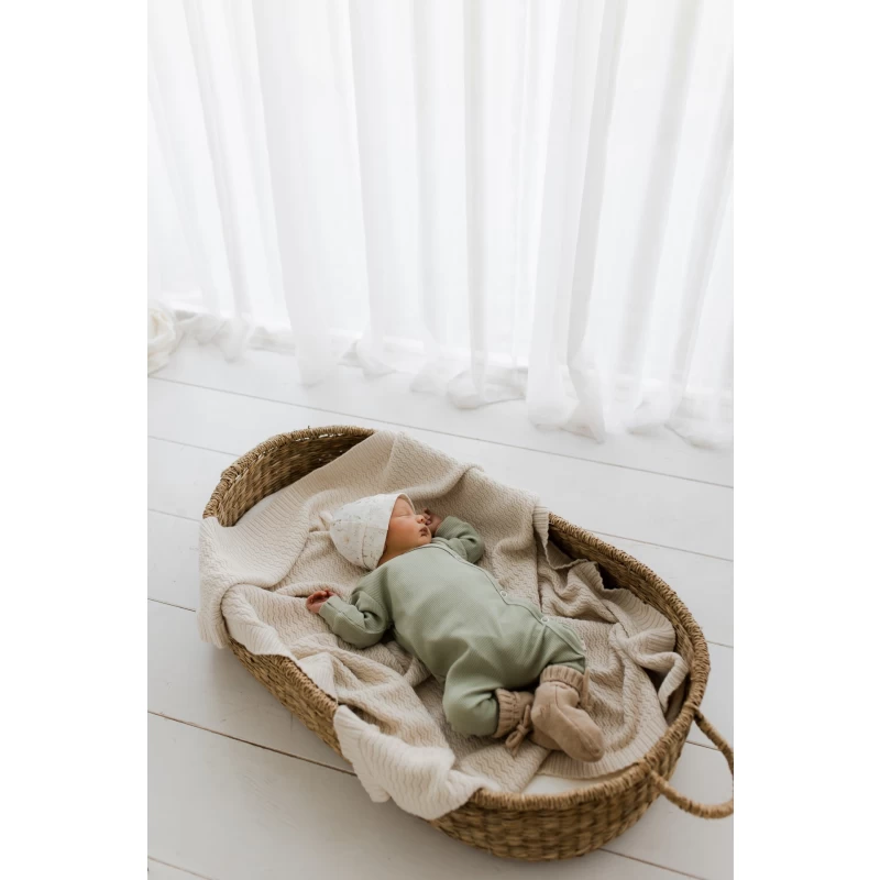 Hello little you - boxpakje rib dusty green, mutsje fleur, slofjes merino wol zand