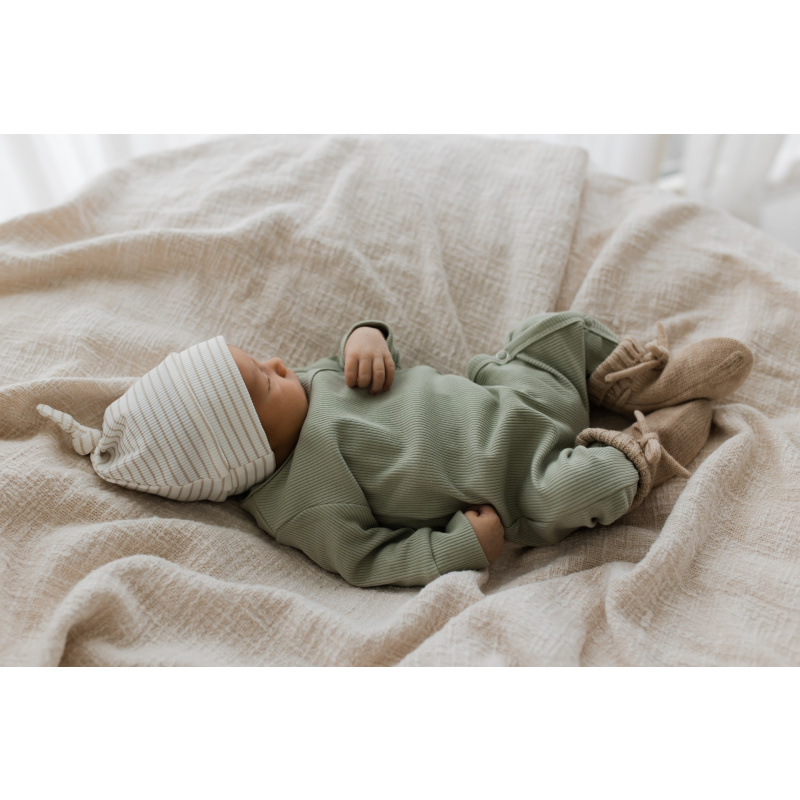 Hello little you - boxpakje rib dusty green, mutsje rib streepjes zand wit