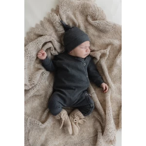 Hello Little You - Boxpakje rib donkergrijs grijze rib newborn mutsje, slofjes merino wol zand