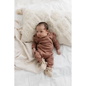 Hello Little You - boxpakje ruffle rib clay, slofjes merino wol zand