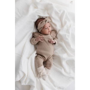 Hello Little You - boxpakje ruffle rib taupe, haarbandje rib taupe, slofjes off white