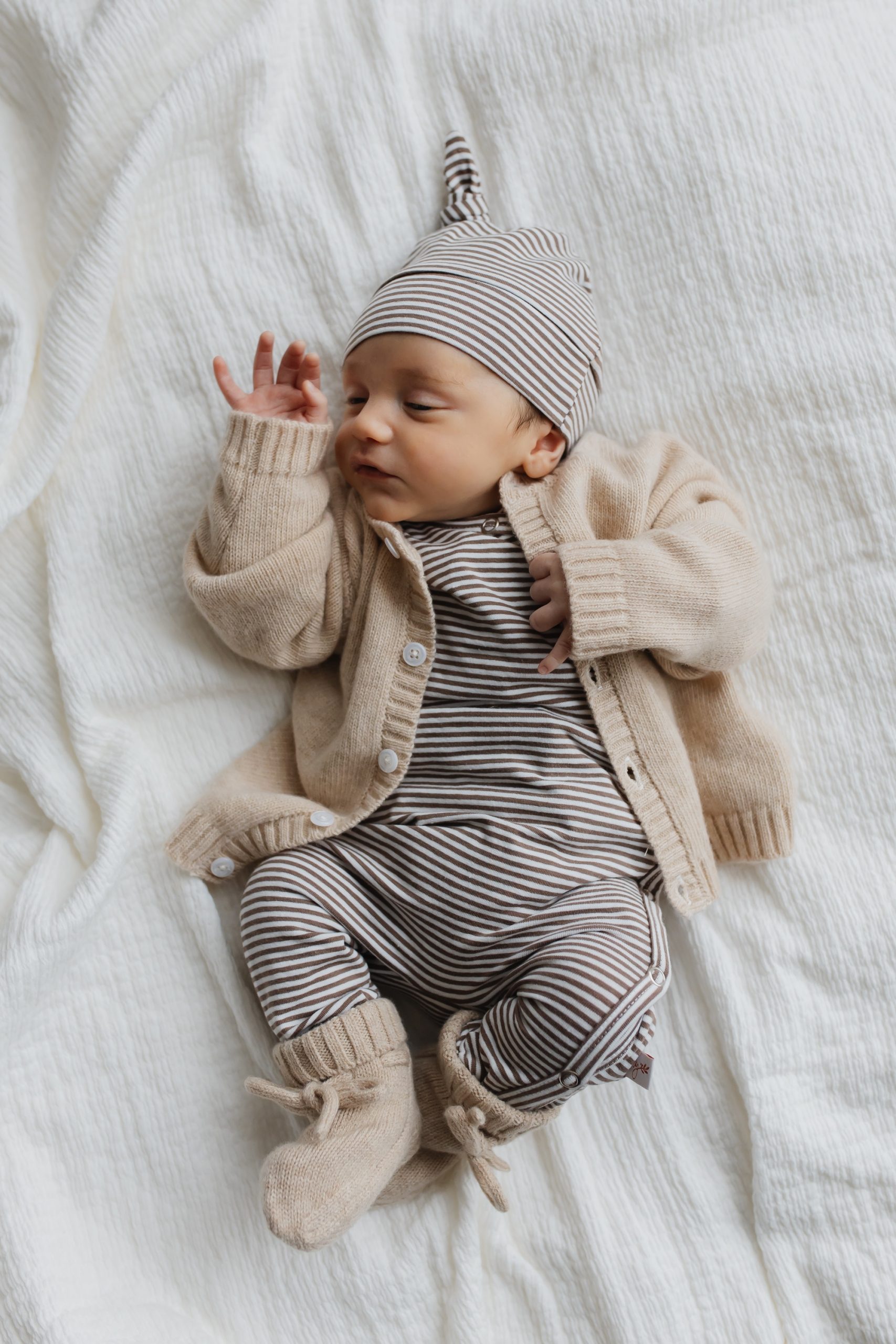 Hello little you - wollen vestje zandkleur newborn