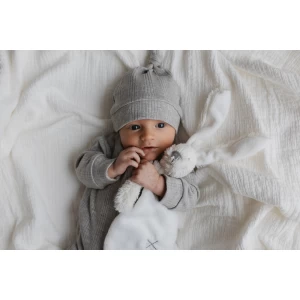 Hello little you - boxpakje onregelmatige rib grijs, lichtgrijs, jongenskleding baby, geboorteoutfit jongetje, mutsje rib grijs, slofjes merino wol