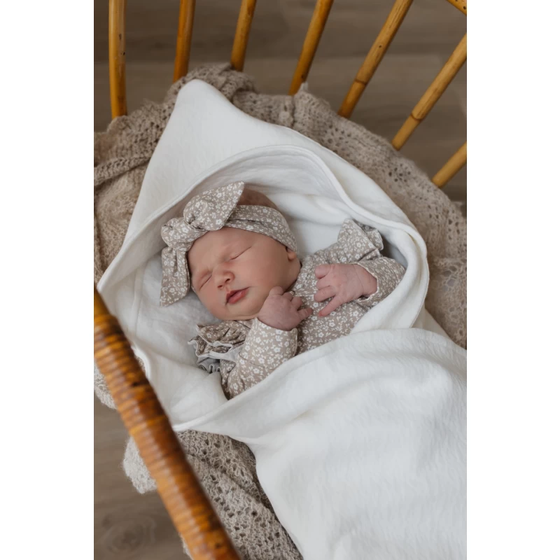 Hello little you - wikkeldoek ecru ajour katoen, badcape baby meisje, neutrale wikkeldoeken baby's