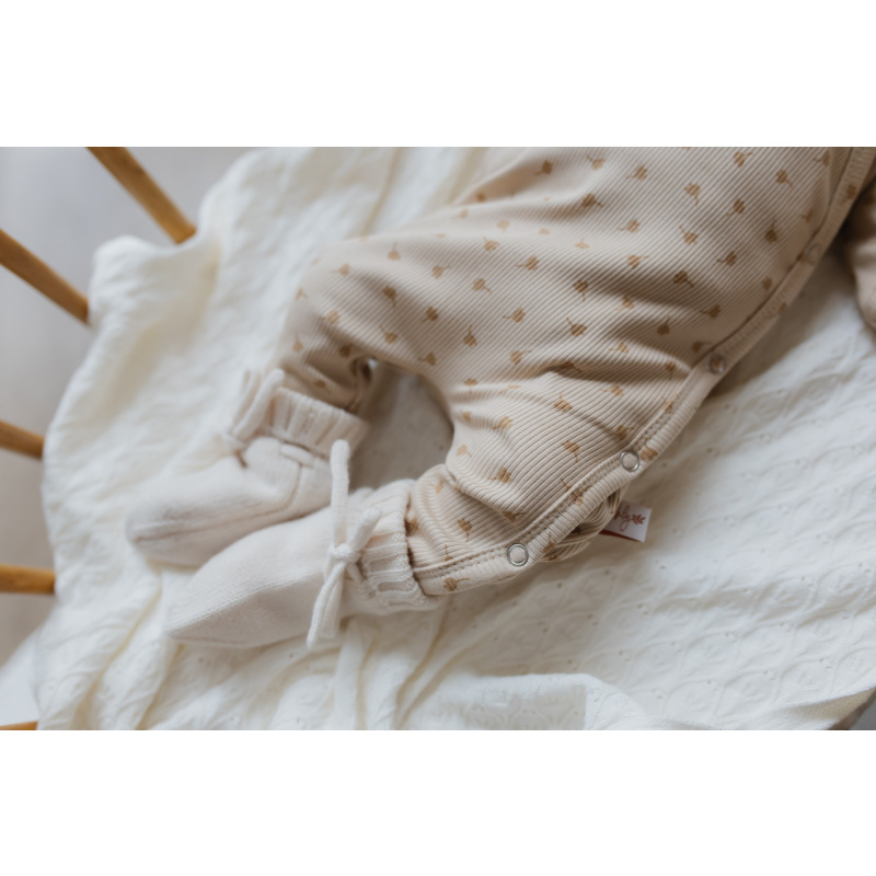 Hello little you - boxpakje ruffles rib klaverblad, cloverleaf, slofjes merino wol off white