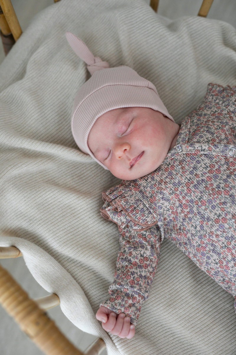 Mutsje smalle rib roze