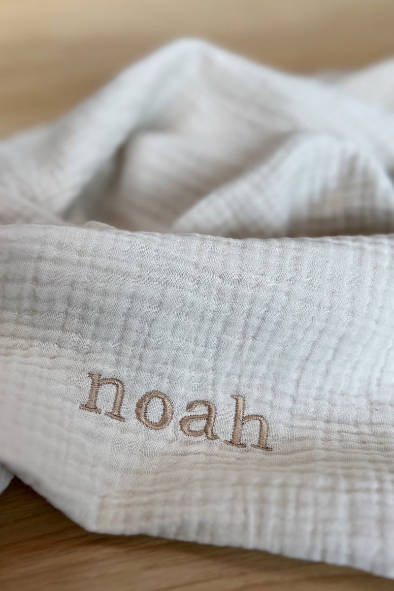 Hydrofiele muslin doek met naam, persoonlijk kraamcadeau