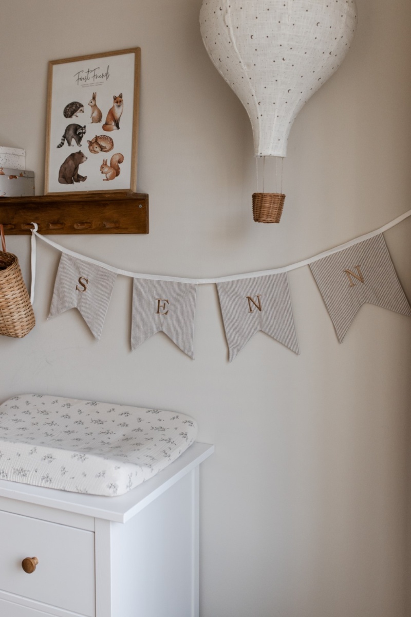 Hello little you - vlaggenlijn met naam, vlaggetjes kraamcadeau naam baby, meisje of jongetje