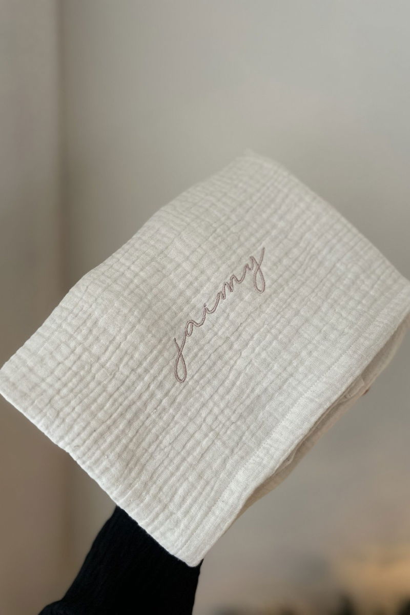 Hydrofiele doek met naam, sierlijk lettertype handgeschreven