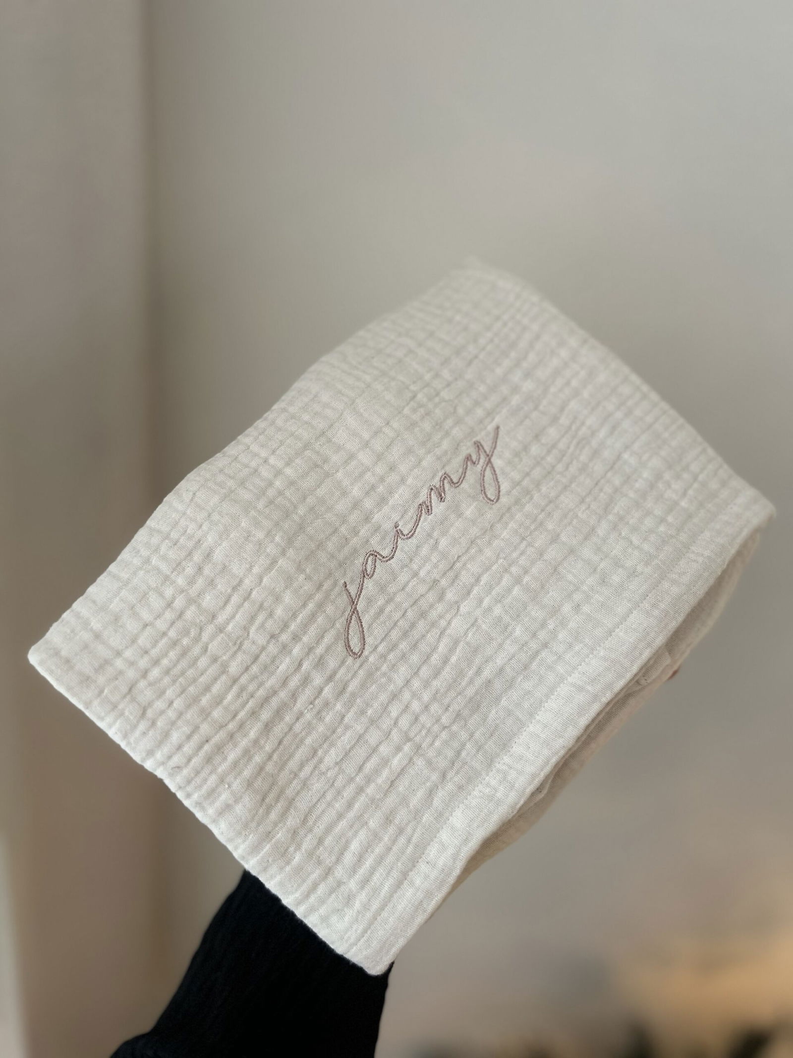 Hydrofiele doek met naam, sierlijk lettertype handgeschreven